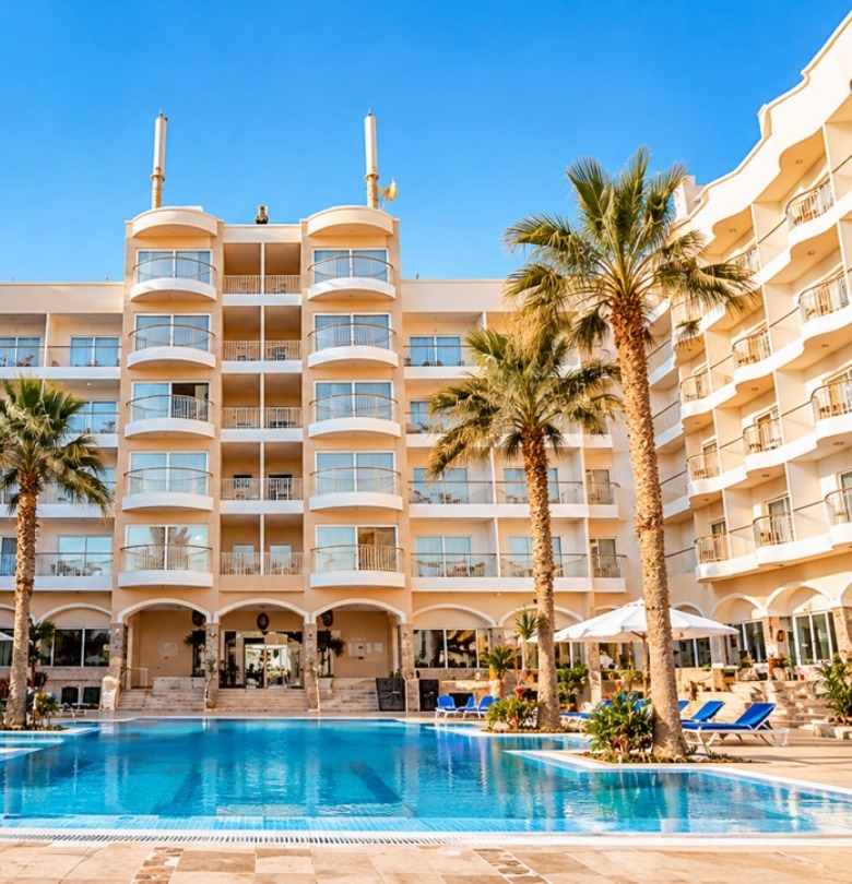 Royal Beach resort architecture and pool